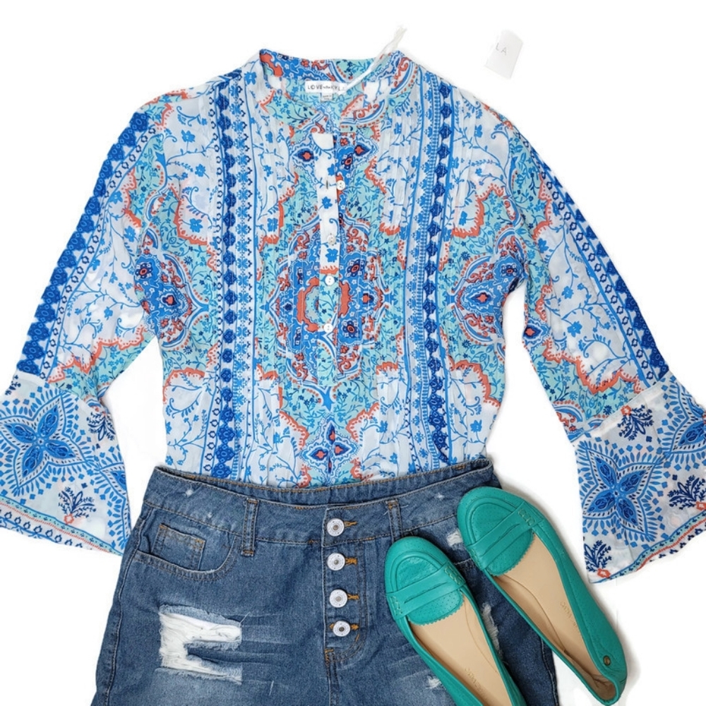 Love kyla NWT Alleshia boho blue and colorfull tunic top size small.